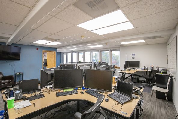 Industrial SE Portland Owner/User Opportunity: 3525 SE 17th Ave, Portland, OR 97202